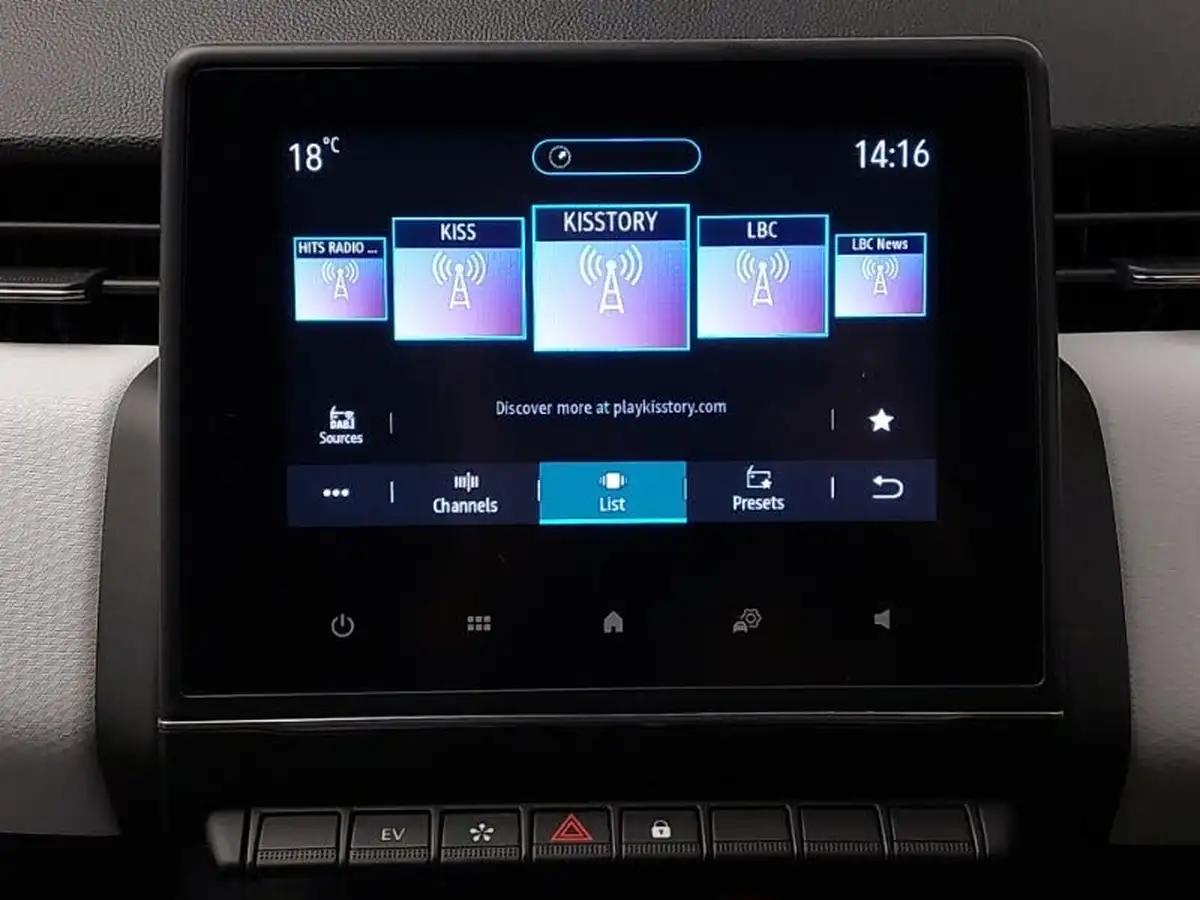 2023-renault-clio-16-techno-big-9