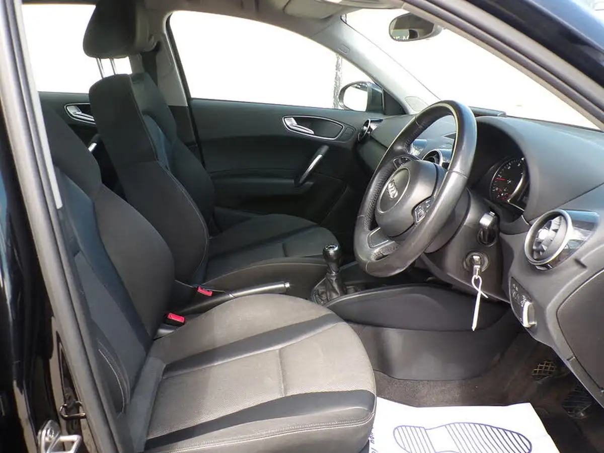 2012-audi-a1-16td-sportback-5d-big-10