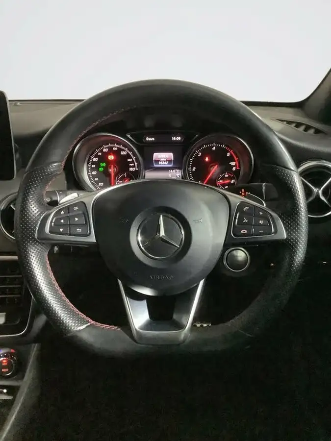 2018-mercedes-benz-gla-class-21d-gla-200d-amg-line-134bhp-ss-7g-dct-big-12