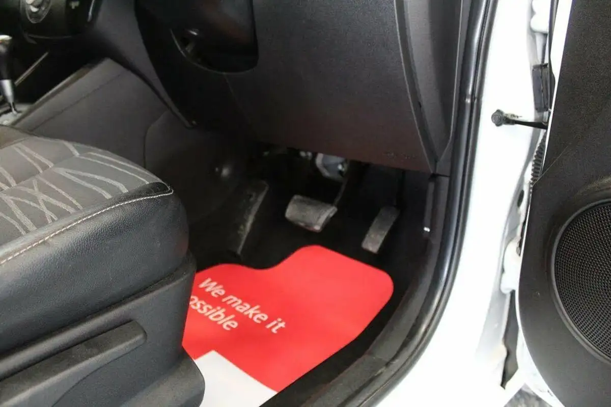 2011-kia-venga-16-3-auto-big-41