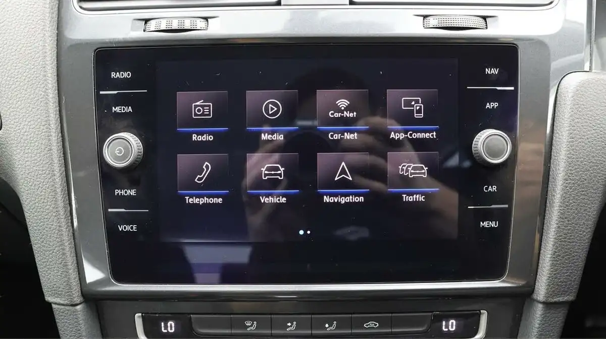 2020-volkswagen-golf-e-e-golf-big-10