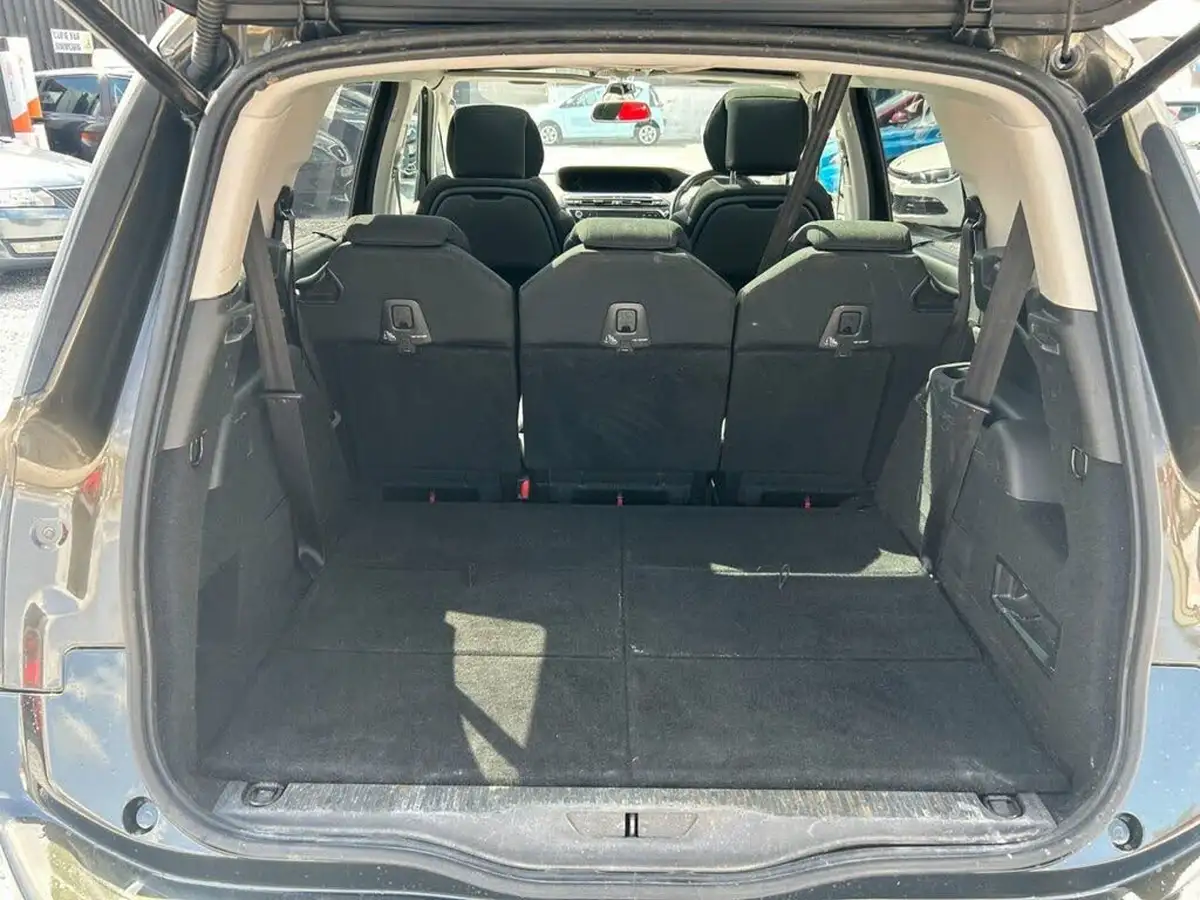 2014-citroen-grand-c4-picasso-16e-hdi-exclusive-big-21