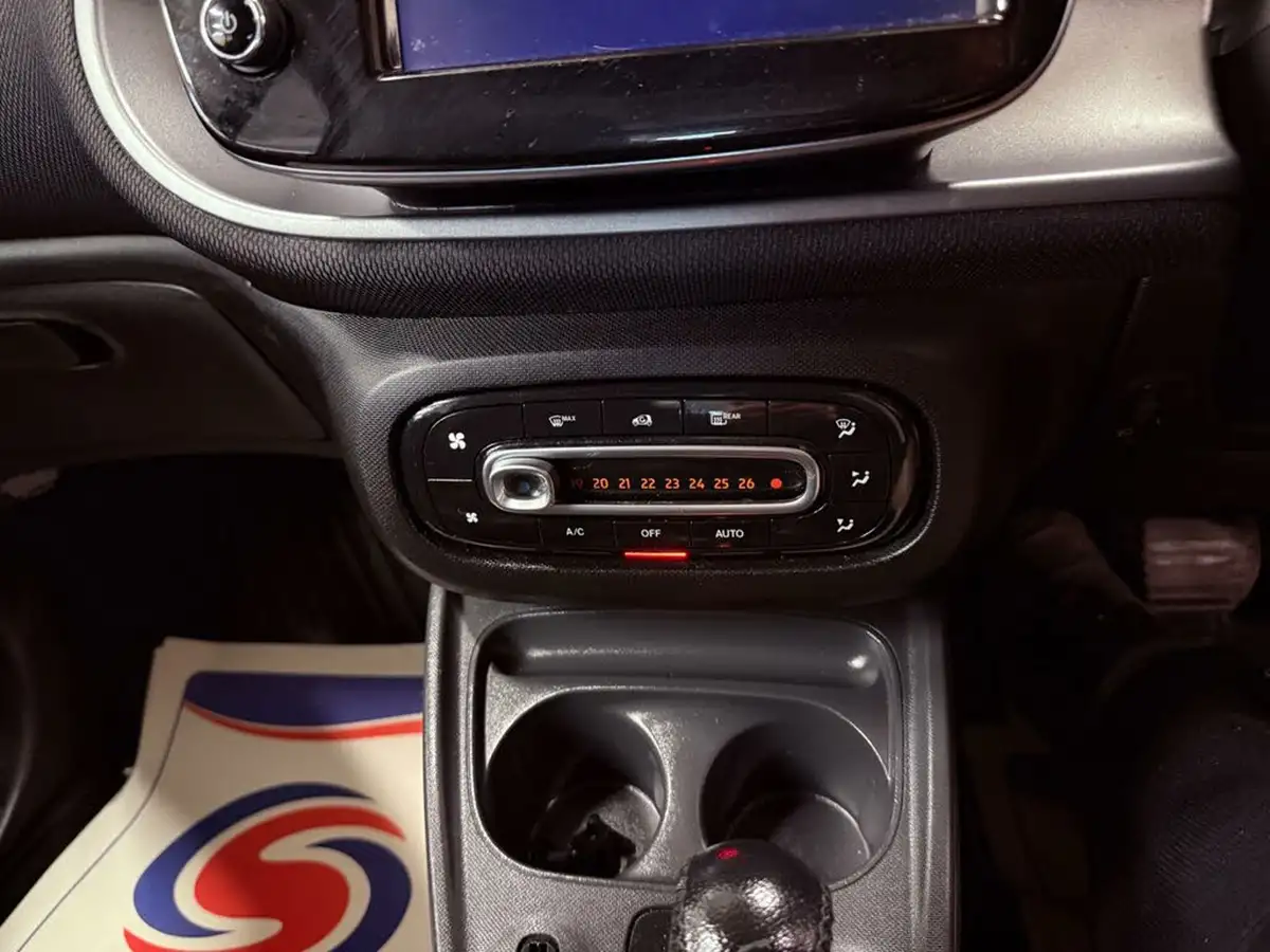2017-smart-fortwo-09-prime-premiumss-coupe-twinamic-big-16