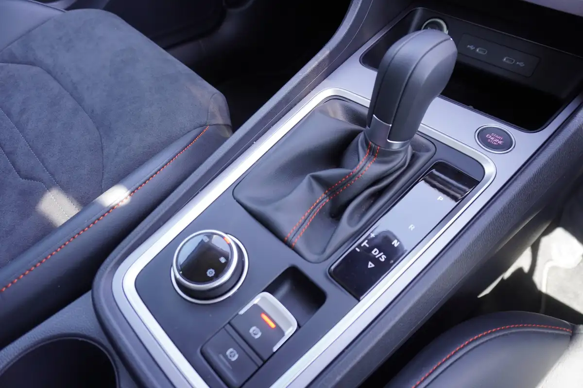2024-seat-ateca-15-ecotsi-fr-dsg-big-9