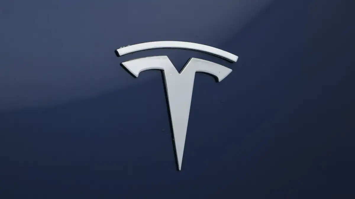 2021-tesla-model-3-e-long-range-4x4-big-23