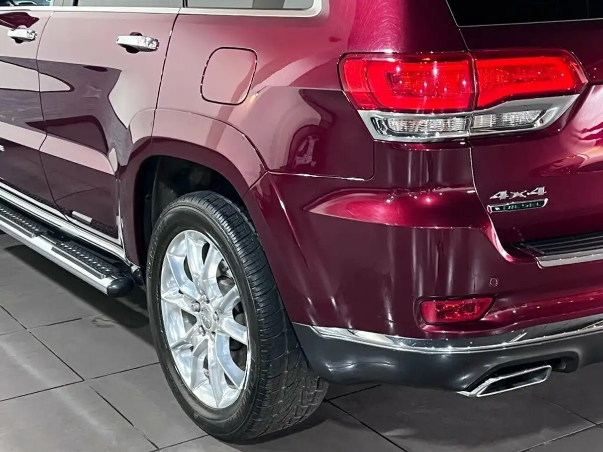 2017-jeep-grand-cherokee-30crd-summit-big-37