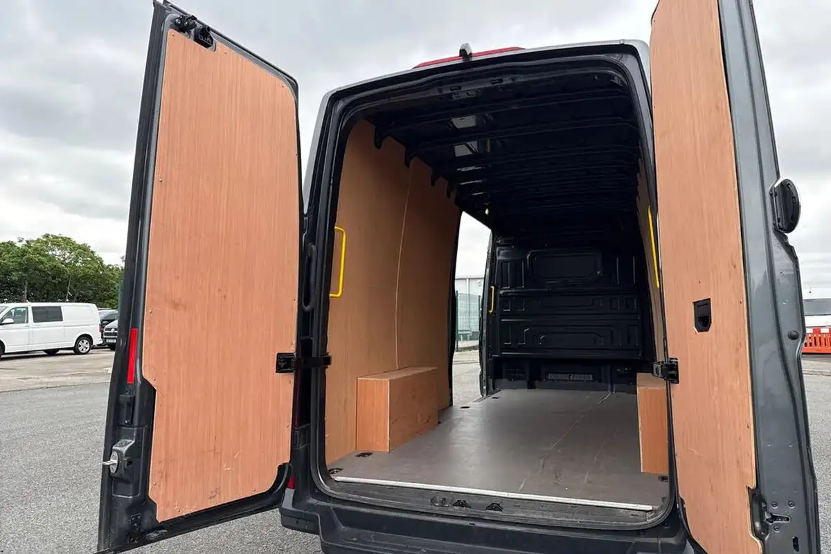 2024-volkswagen-crafter-20tdi-cr35-lwb-commerce-plus-140pseu6d-auto-big-26