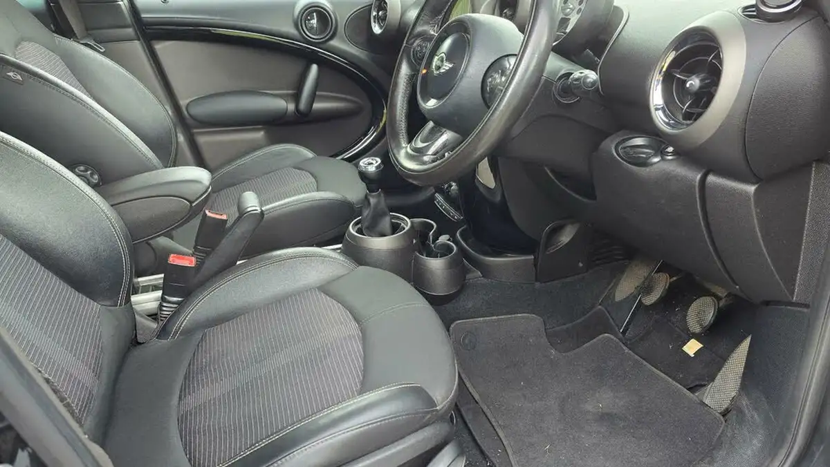 2011-mini-countryman-16-cooper-pepper-big-13