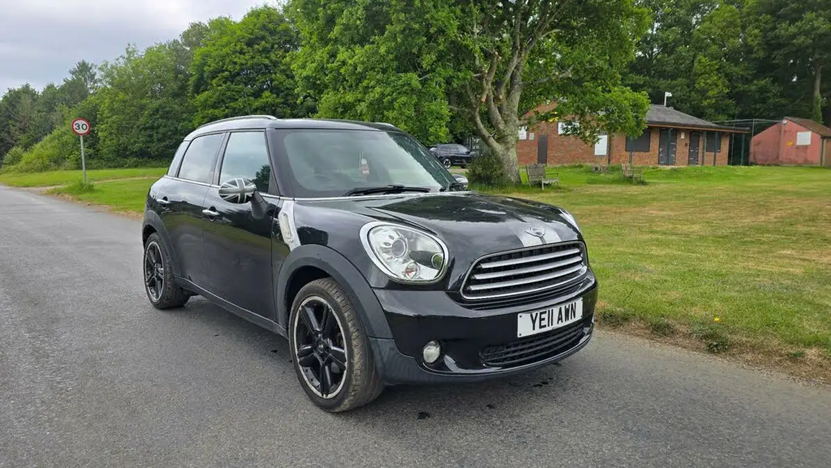 2011-mini-countryman-16-cooper-pepper-big-9