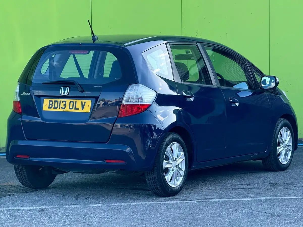 2013-honda-jazz-14-es-big-4