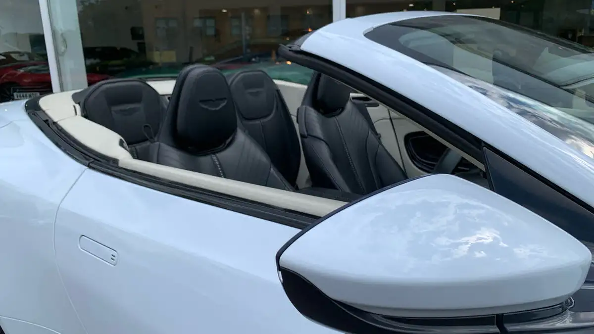 2021-aston-martin-db11-40-v8-503bhp-big-15