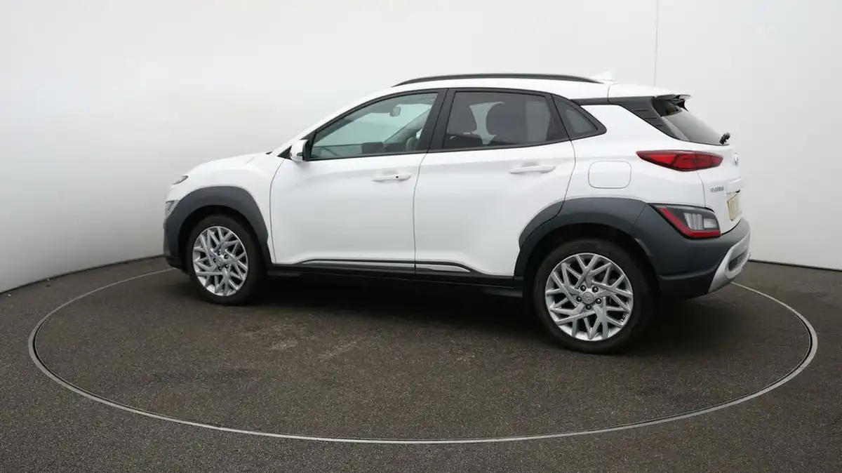 2022-hyundai-kona-16-gdi-premium-big-47