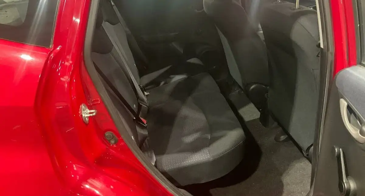 2010-honda-jazz-12-s-big-6