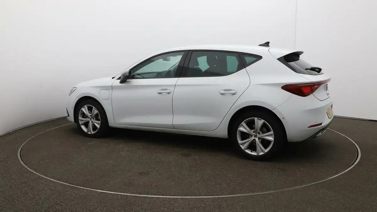 2021-seat-leon-14-e-hybrid-fr-hatchback-big-46
