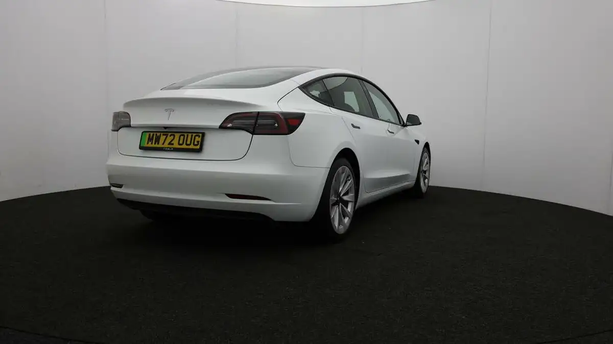 2022-tesla-model-3-e-rwd-big-75