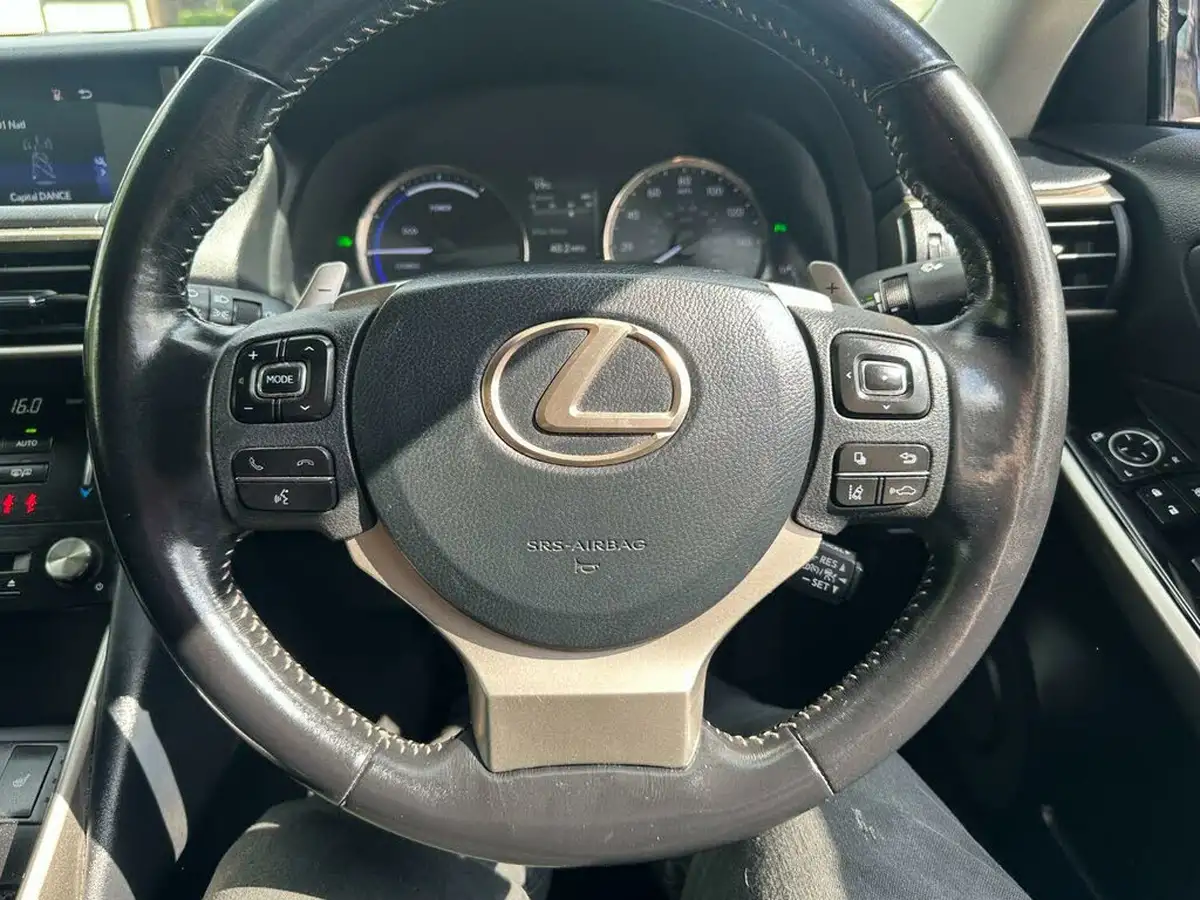 2018-lexus-is-300h-25-executive-edition-lexus-navigation-big-15