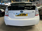 2011-toyota-prius-small-7