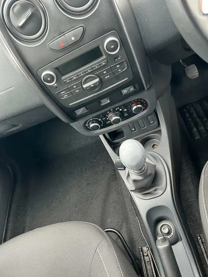 2018-dacia-duster-15dci-laureate-110bhp-ss-station-wagon-5d-big-22