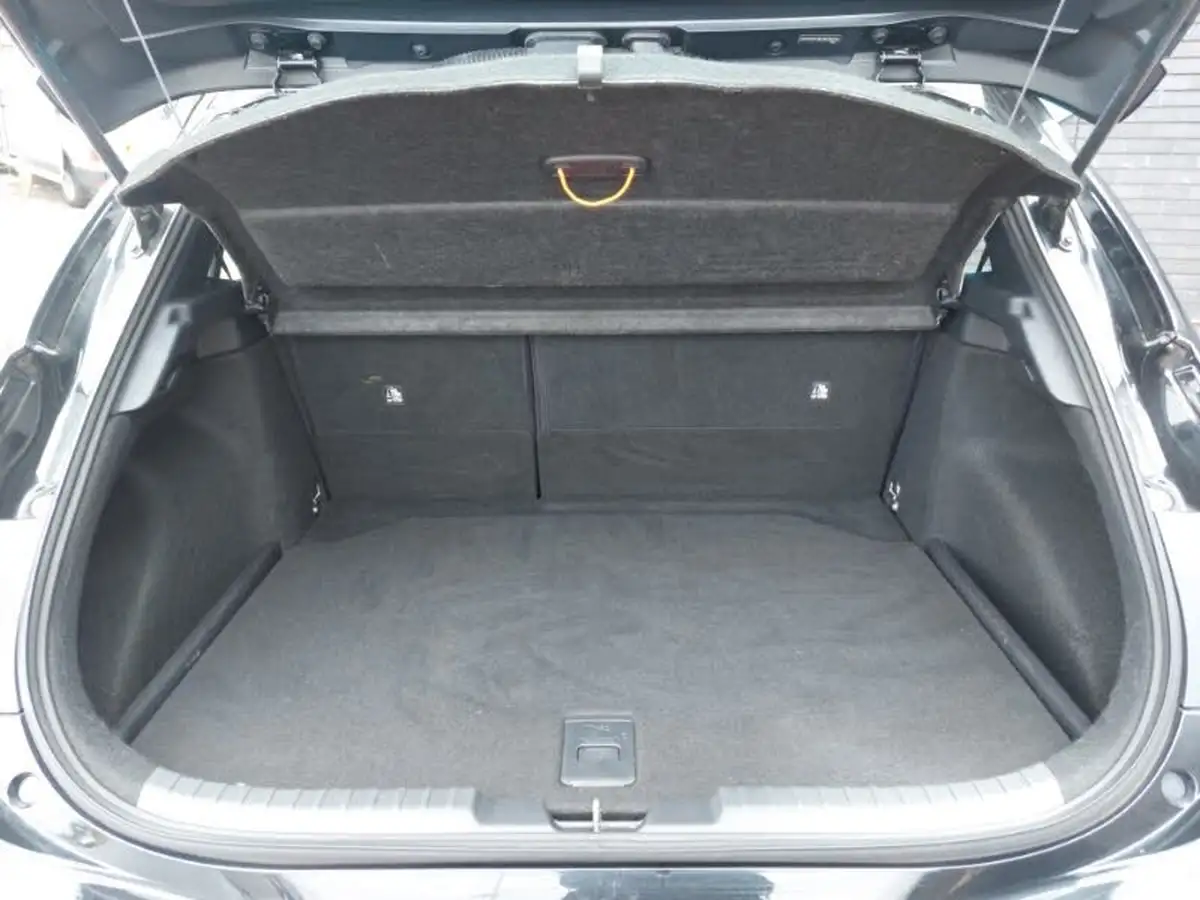 2022-toyota-corolla-18-vvt-i-icon-120bhp-trk-hatchback-5d-big-7