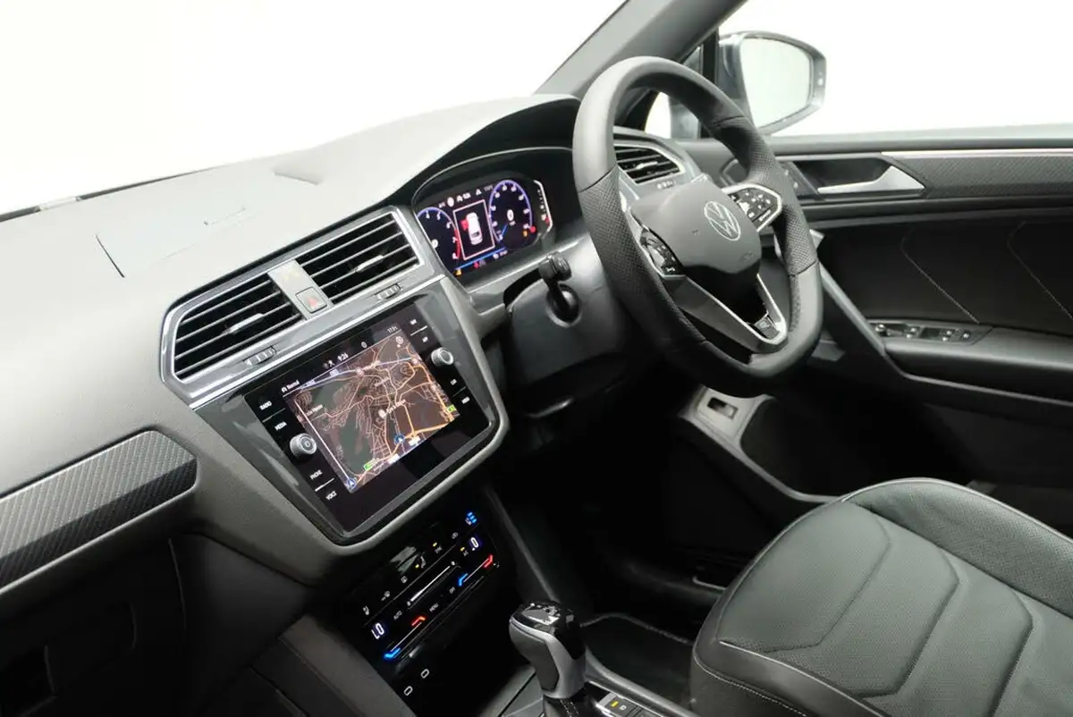 2024-volkswagen-tiguan-allspace-20-tsi-r-line-245ps-evo-big-11