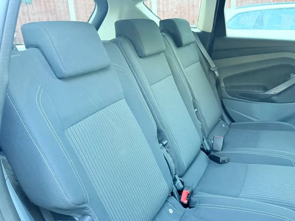 2014-ford-c-max-20tdci-titanium-powershift-big-16