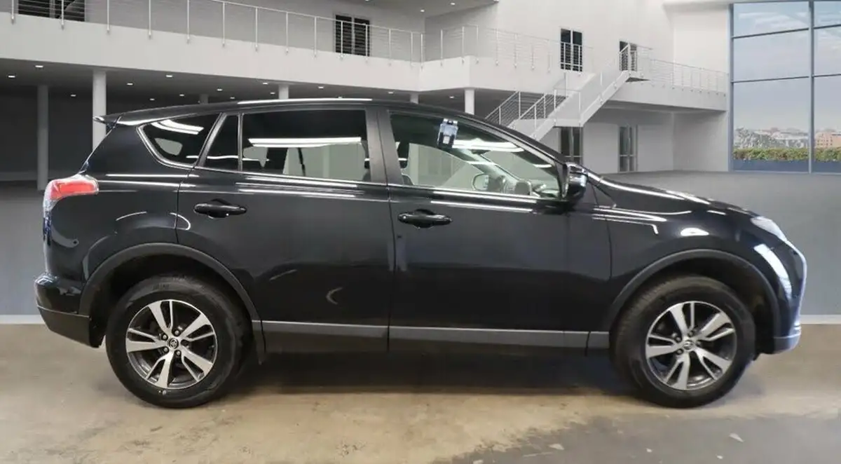2016-toyota-rav4-20d-4d-business-edition-tss-navi-big-9