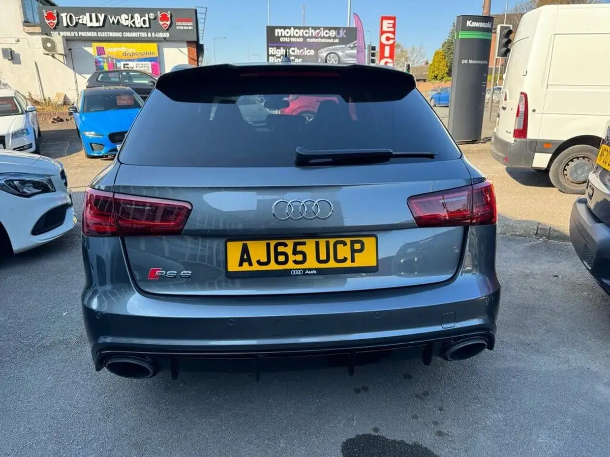 2015-audi-rs6-avant-40-quattro-big-8