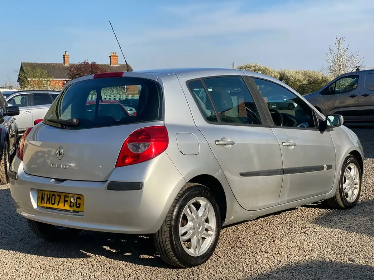 2007-renault-clio-12-dynamique-100bhp-5d-big-4