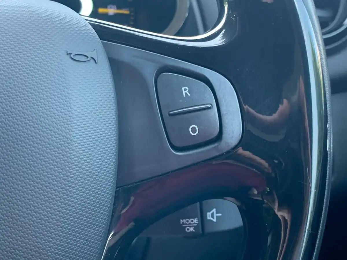 2014-renault-clio-12-dynamique-big-31