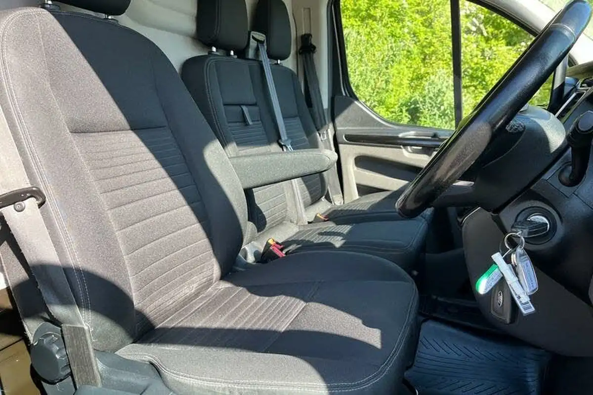 2018-ford-transit-custom-20tdci-300-l1h1-limited-130pseu6-panel-van-big-14