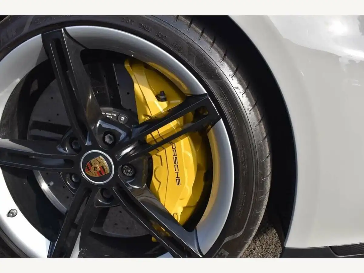 2020-porsche-taycan-e-turbo-s-big-49