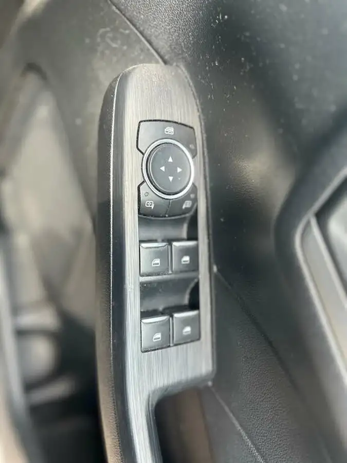 2021-ford-kuga-15-zetec-big-16