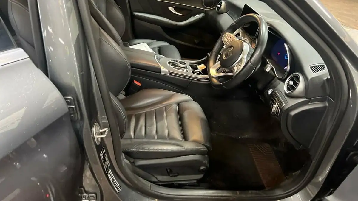 2020-mercedes-benz-c-class-20d-c300de-amg-line-edition-estate-5d-big-5
