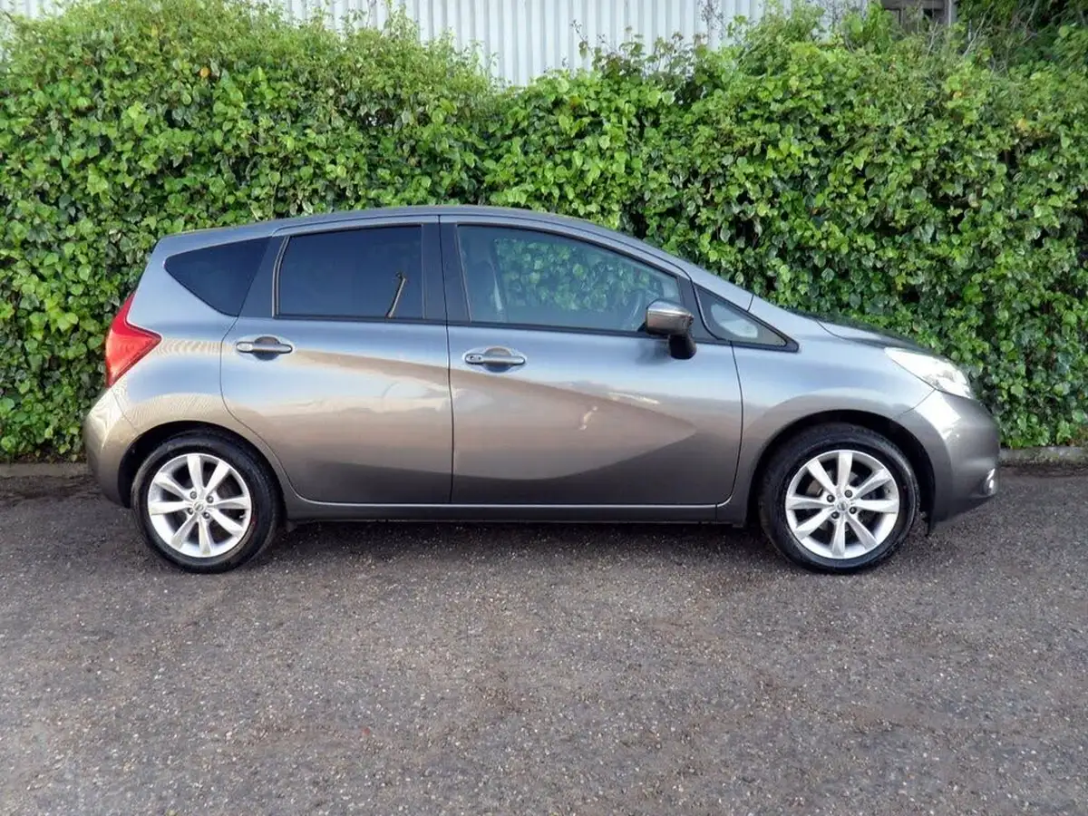 2015-nissan-note-12-tekna-big-3
