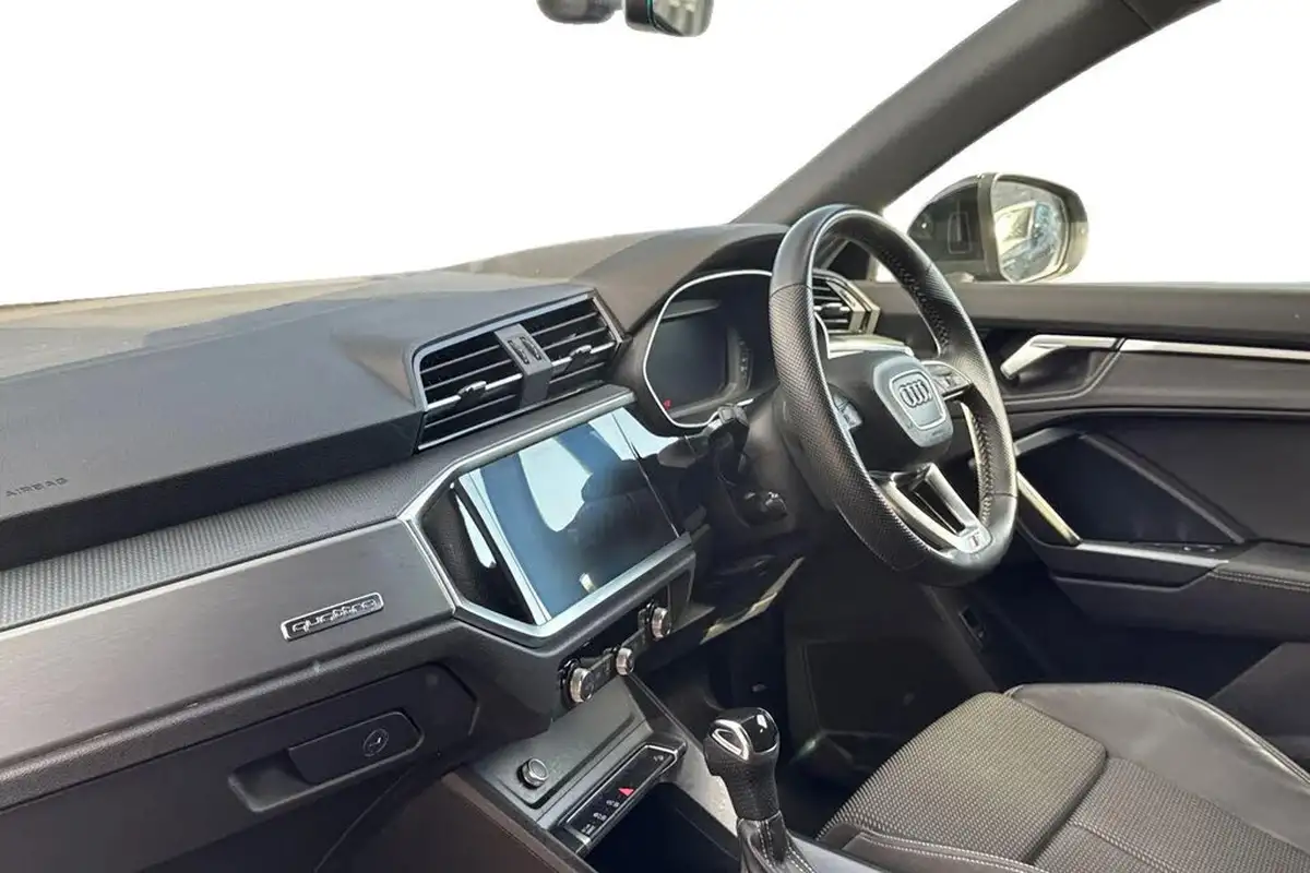 2019-audi-q3-20-40-tfsi-s-line-big-14
