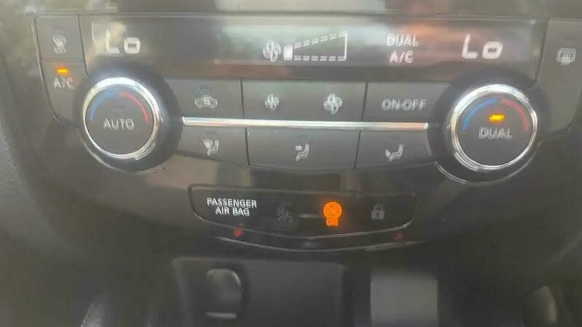 2014-nissan-qashqai-12-acenta-premium-big-28