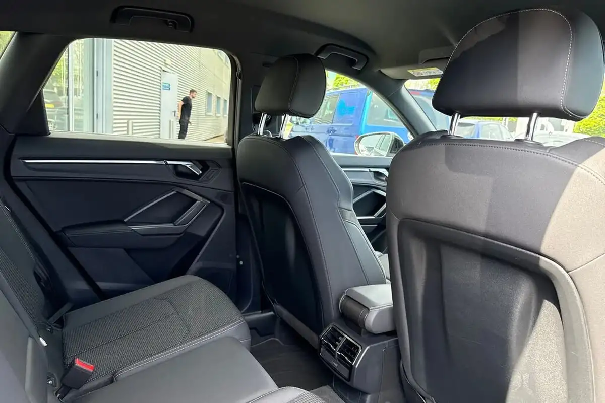 2019-audi-q3-20-40-tfsi-s-line-big-38