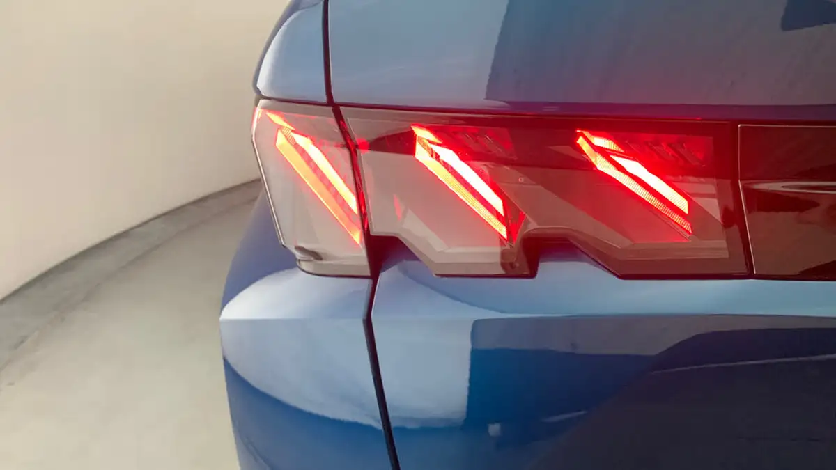 2024-peugeot-3008-suv-12-puretech-gt-136ps-hybrid-e-dsc6-big-38