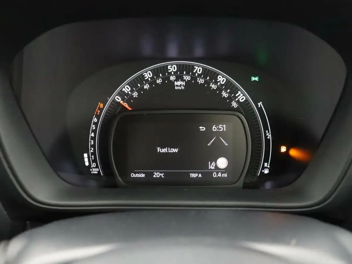 2023-toyota-aygo-x-10-vvt-i-edge-big-10