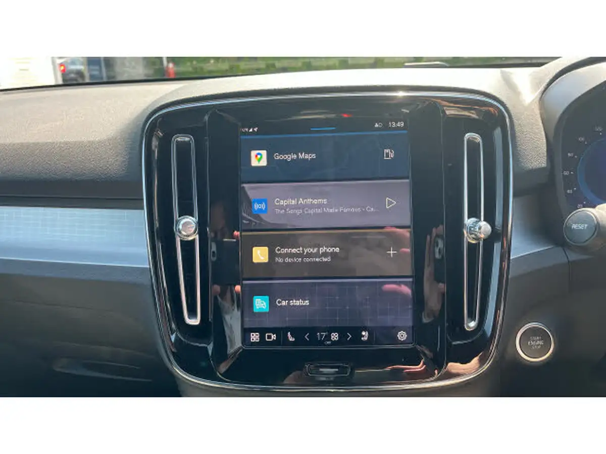 2024-volvo-xc40-20-b4-plus-big-32