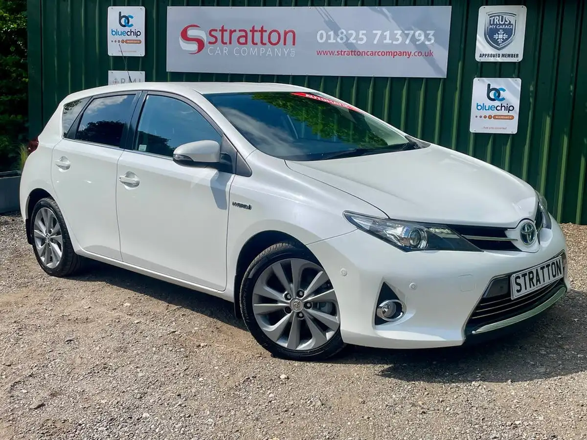 2012-toyota-auris-18-vvt-i-hsd-excel-big-0