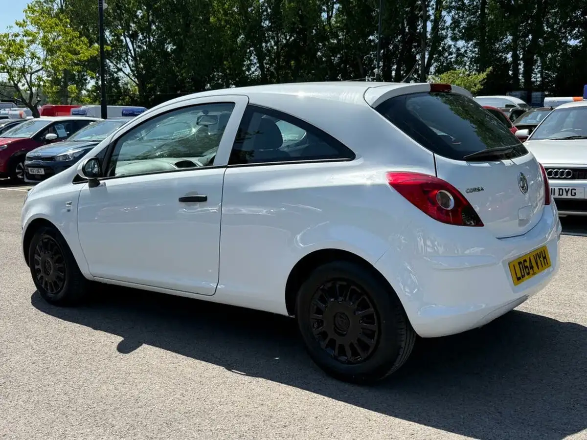 2015-vauxhall-corsa-12-s-3d-big-33