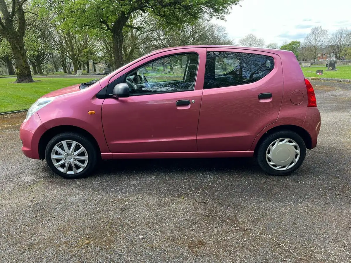 2011-suzuki-alto-10-sz2-big-12