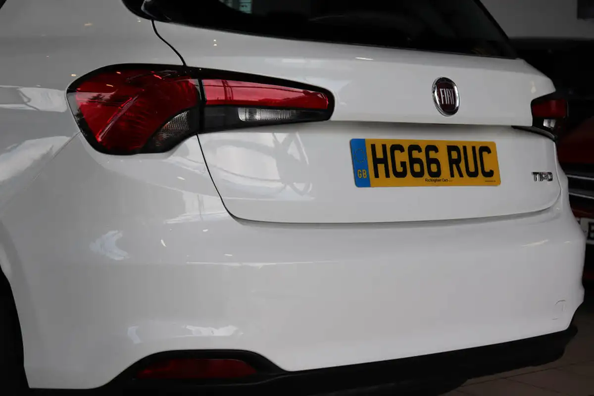 2016-fiat-tipo-14-easy-hatchback-big-66
