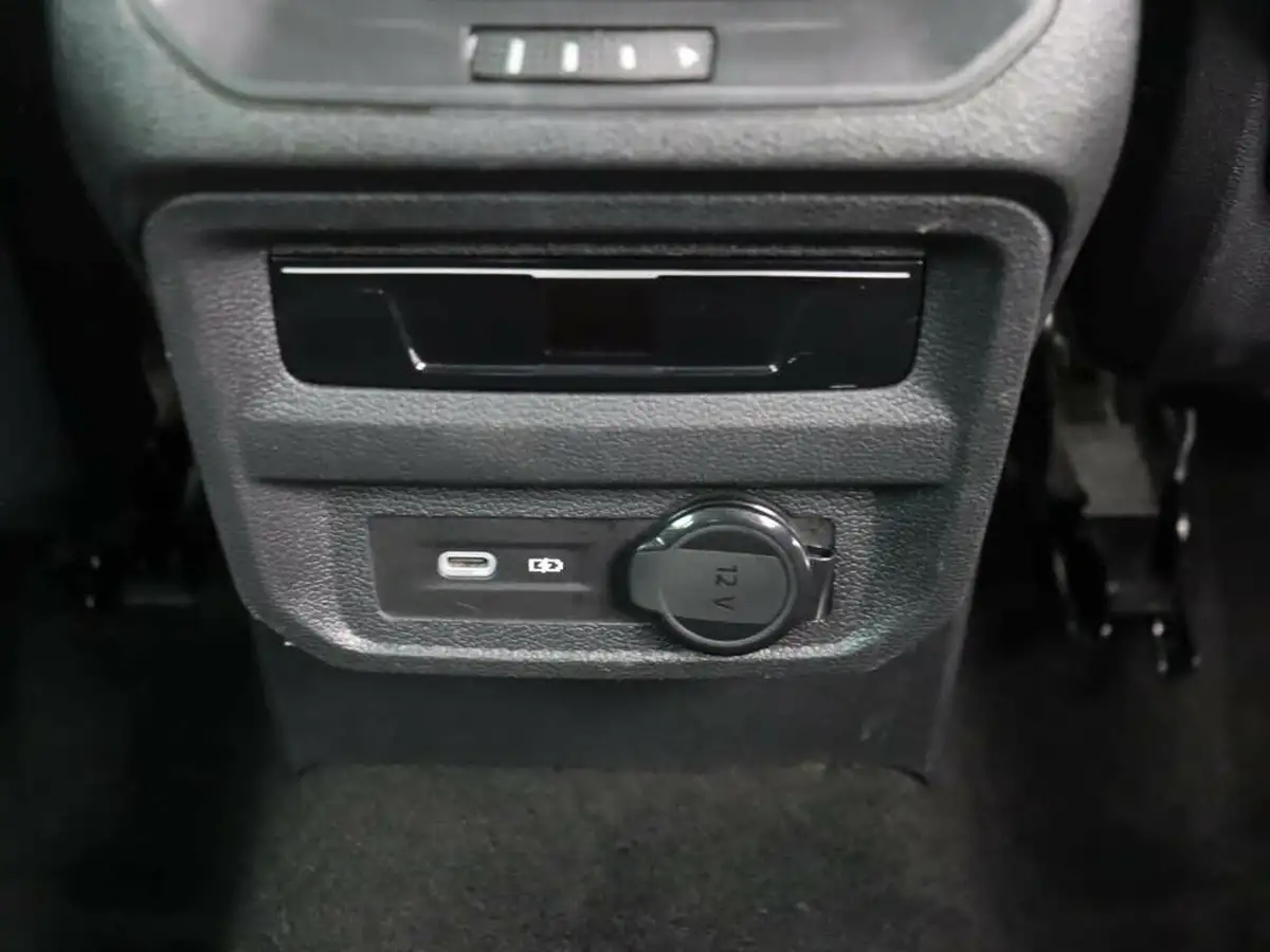 2022-volkswagen-tiguan-15-tsi-life-150ps-dsg-big-21