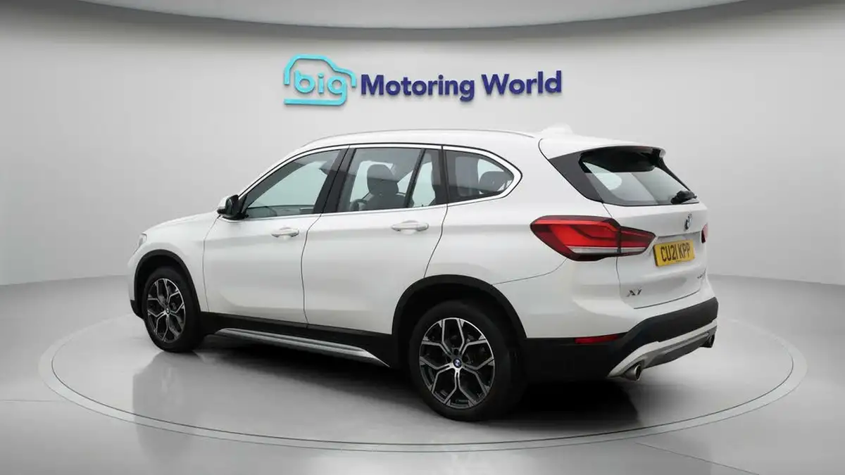2021-bmw-x1-20-sdrive20i-xline-big-5