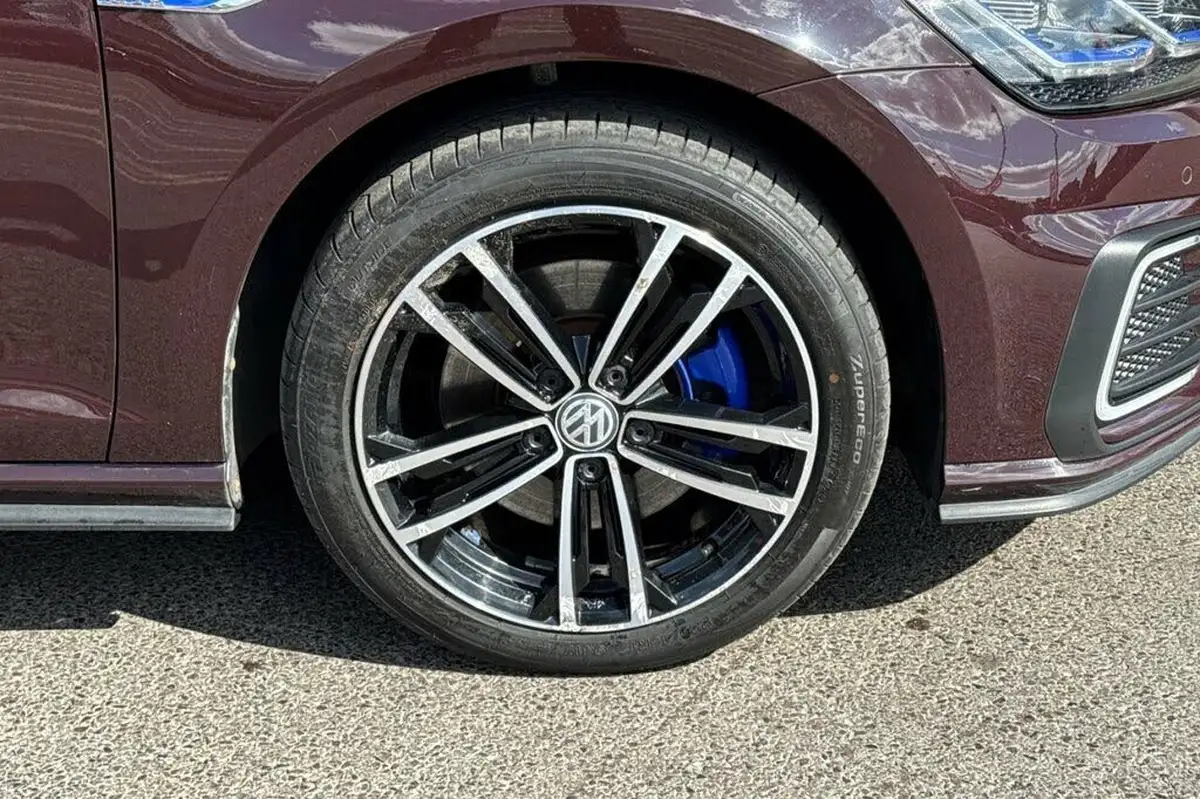 2018-volkswagen-golf-14-tsi-gte-big-13