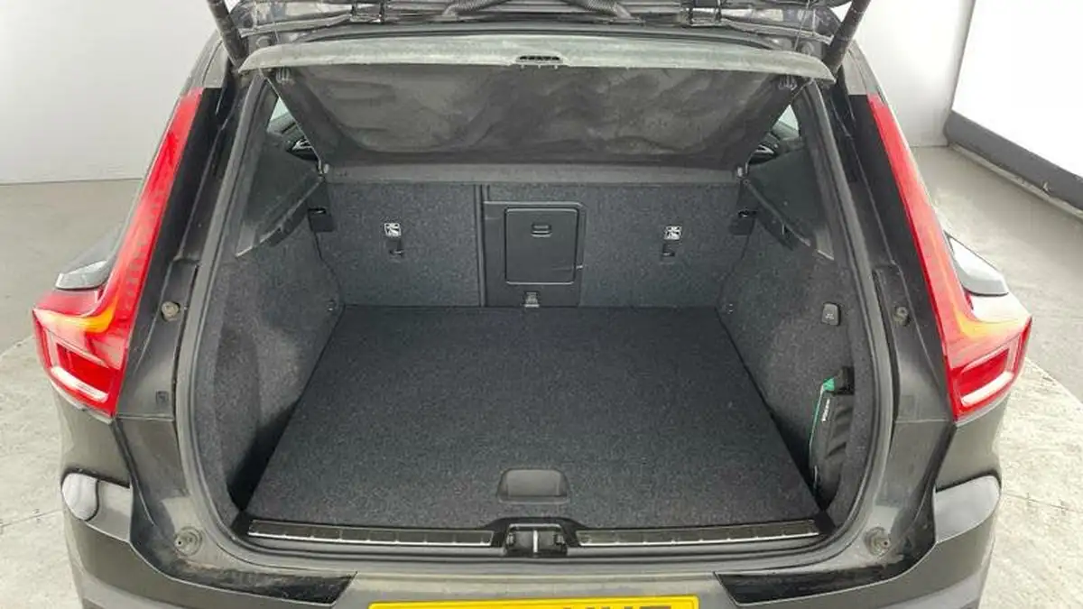 2022-volvo-xc40-15-t5-inscription-pro-big-30