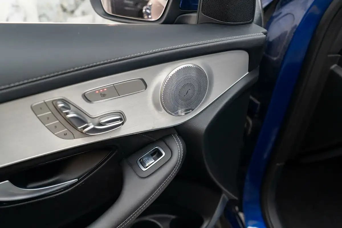2018-mercedes-benz-glc-class-40-glc-amg-63-premiumss-coupe-4d-big-33