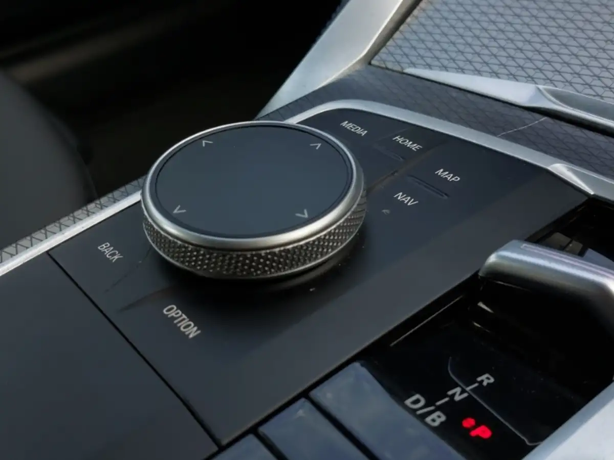 2024-bmw-i4-e-edrive35-m-sport-big-19